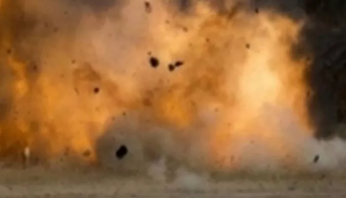 IED Blast Injures Security Personnel In Jharkhand - Sakshi