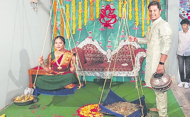 Rakhi Special: Brother Surprises Sister With Rs 56000 Coins Thulabharam - Sakshi