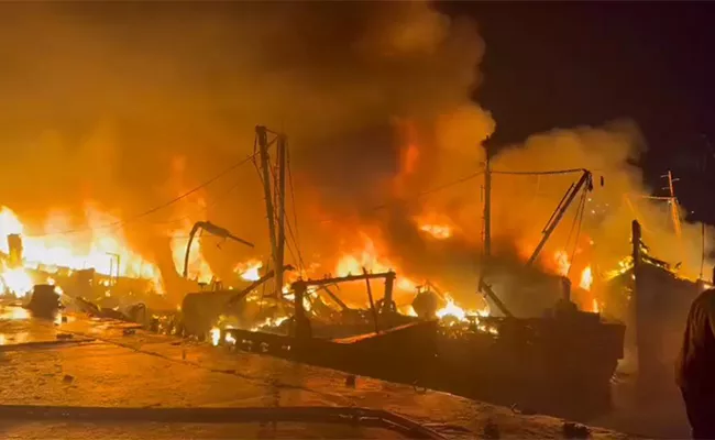 Massive Fire Accident In Visakhapatnam Fishing Harbour - Sakshi