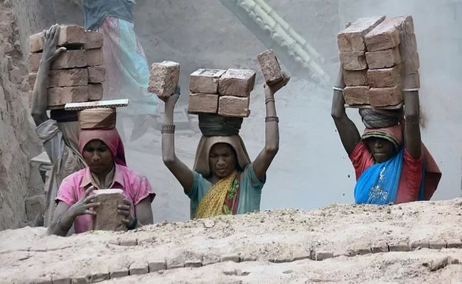 240 Crore Workers are Forced to Face the Scorching Heat