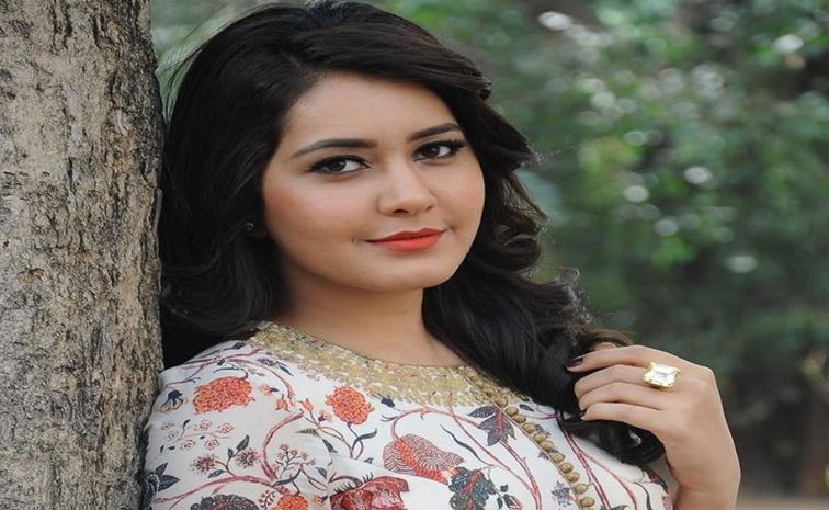 హట సనమప రశఖనన పరశసల Raashii Khanna Praises Latest Hit