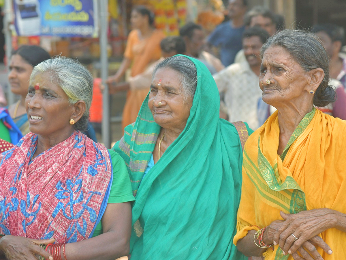 AP CM YS Jagan Memantha Siddham Day 19 Photos - Sakshi