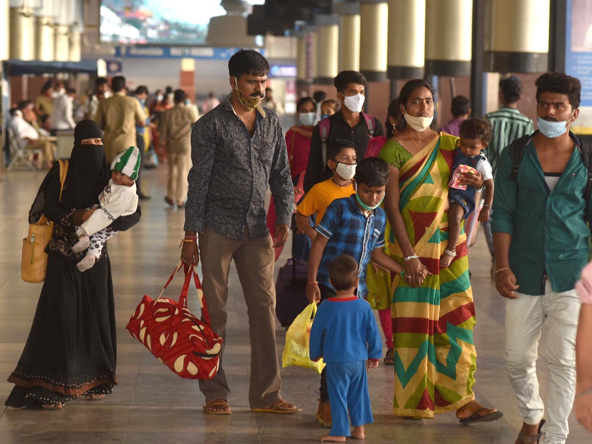 People Going To Their Hometown During Sankranthi Festival At; Jbs photo gallery - Sakshi