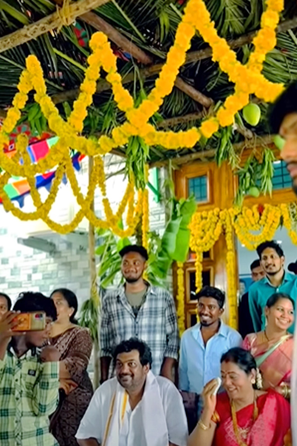 Director Puri Jagannadh with family performs pooja Photos - Sakshi