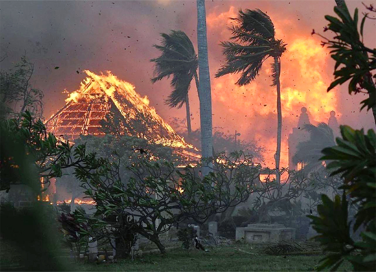 Dozens killed as wildfires ravage Hawaii island of Maui - Sakshi