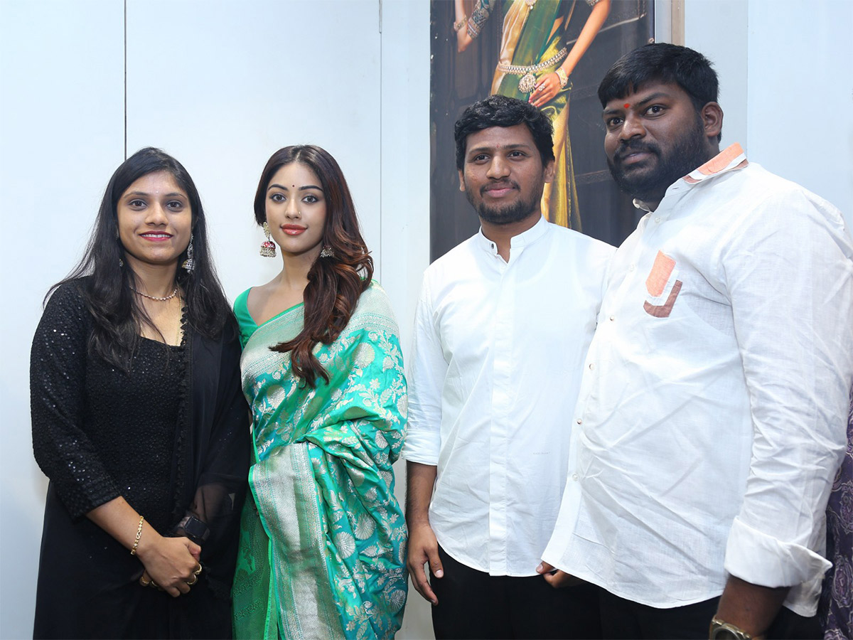 Heroine Anu Emmanuel launched chandana brothers shopping mall at Vikarabad - Sakshi