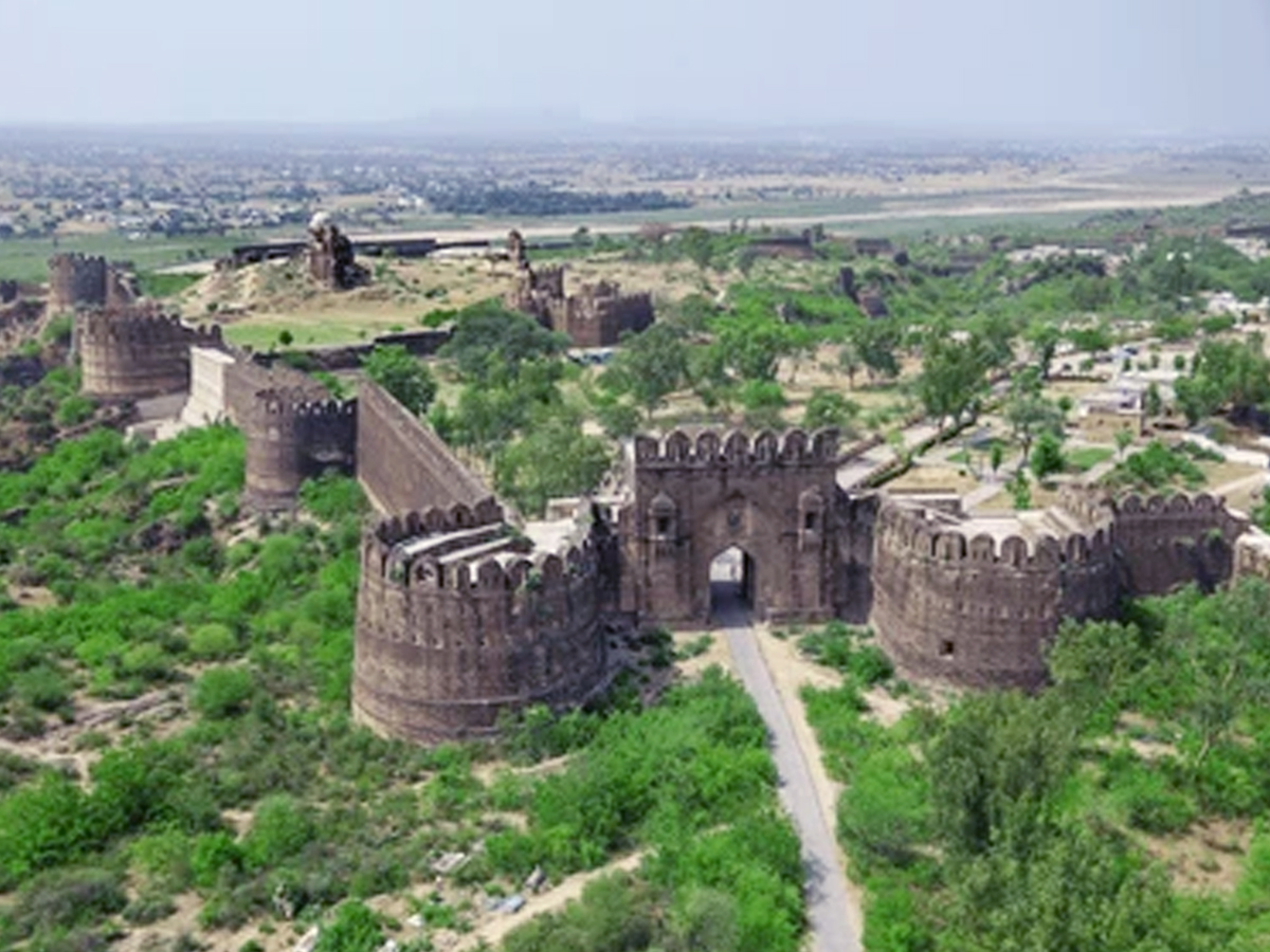 What Is The History Of This Biggest Fort - Sakshi