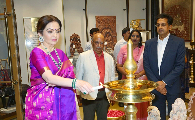 Nita Ambani launches first Swadesh handicrafts store in Hyderabad PHotos - Sakshi