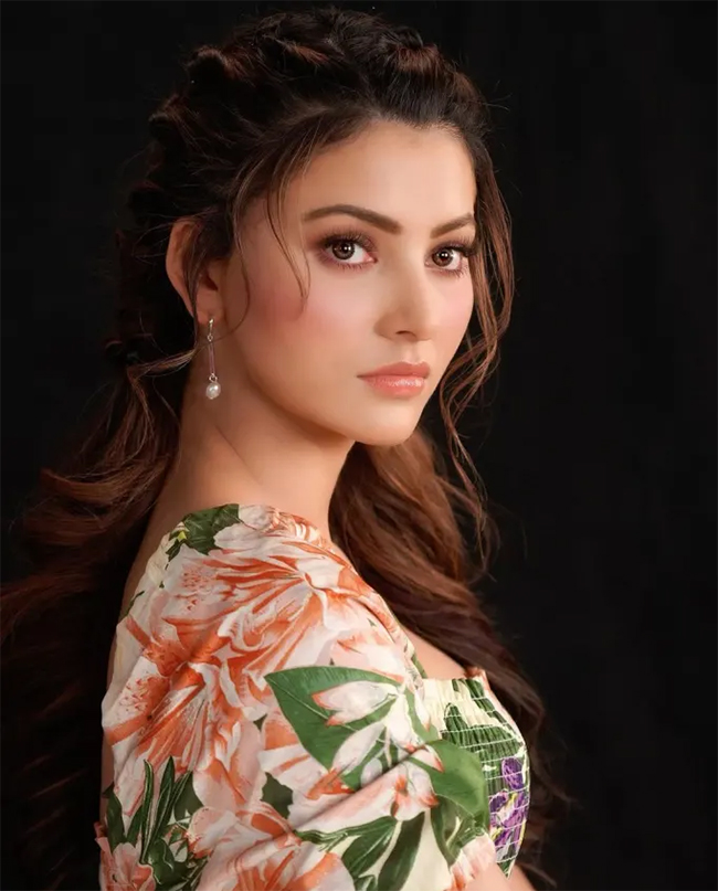 Top 15 Most Beautiful Actresses in Bollywood Pics - Sakshi