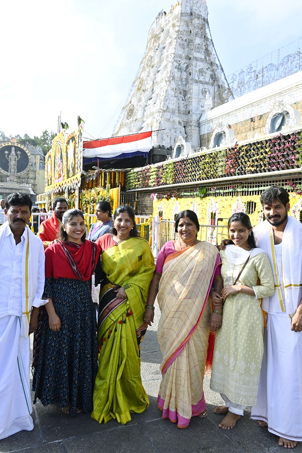 Singer Mangli Visits Tirumala Temple photos - Sakshi
