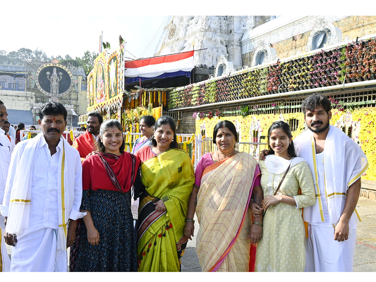 Singer Mangli Visits Tirumala Temple photos - Sakshi