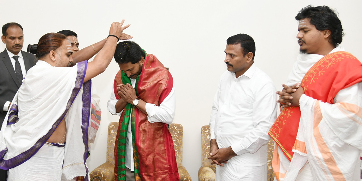 CM YS Jagan Participated In New Year Celebrations Photos - Sakshi