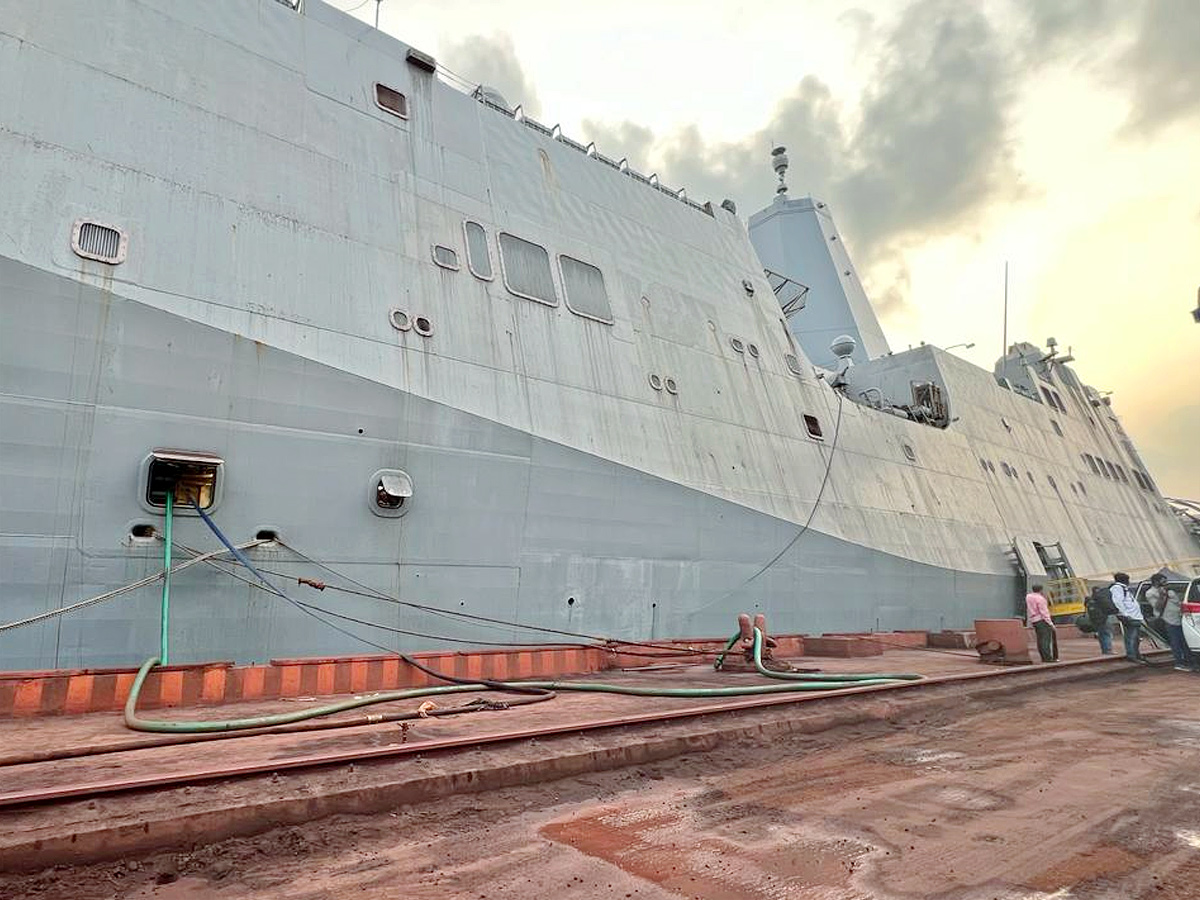 USS Somerset Crew in Visakhapatnam Photos - Sakshi