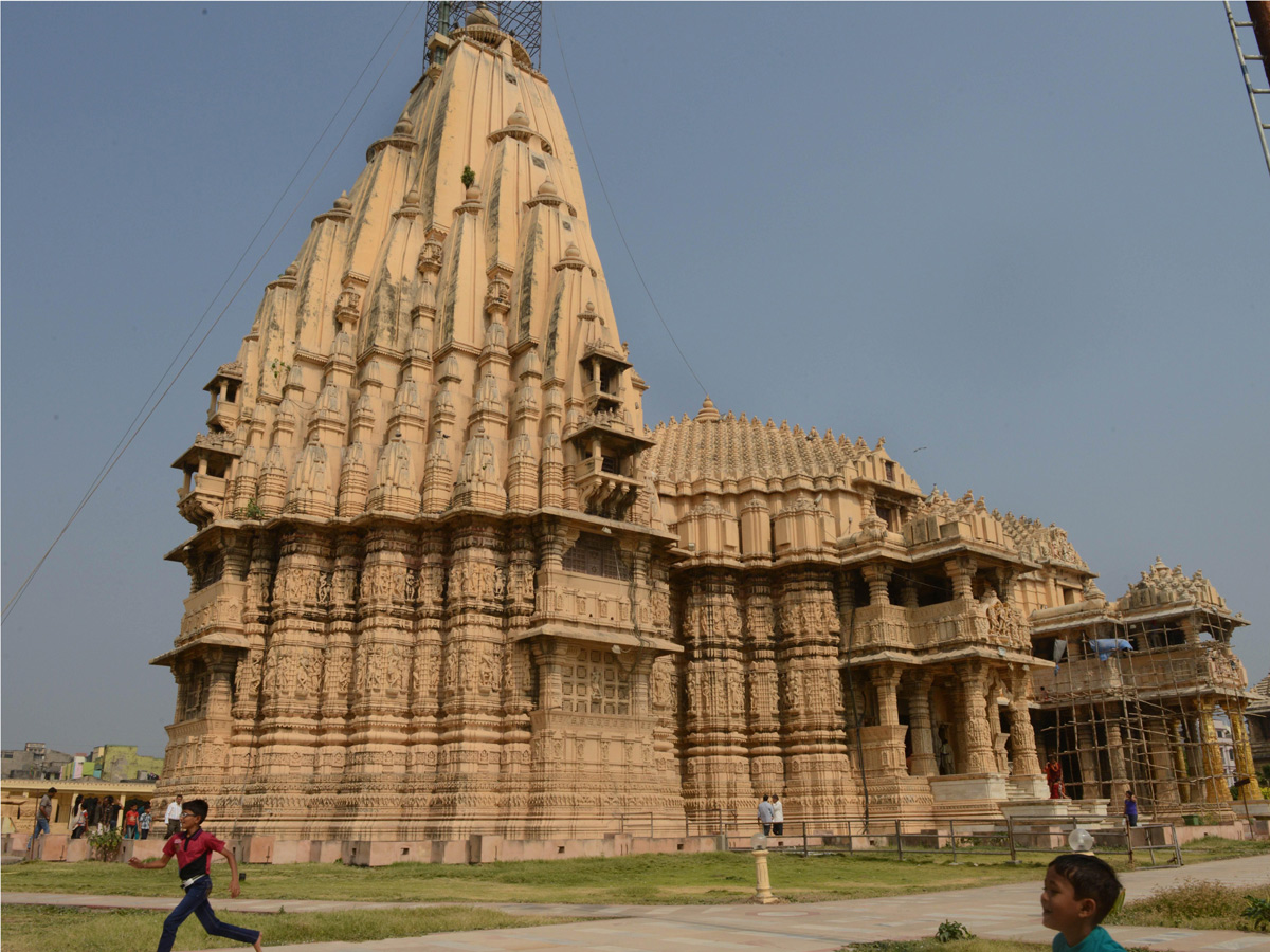 Famous Hindu Temples in India Photos - Sakshi