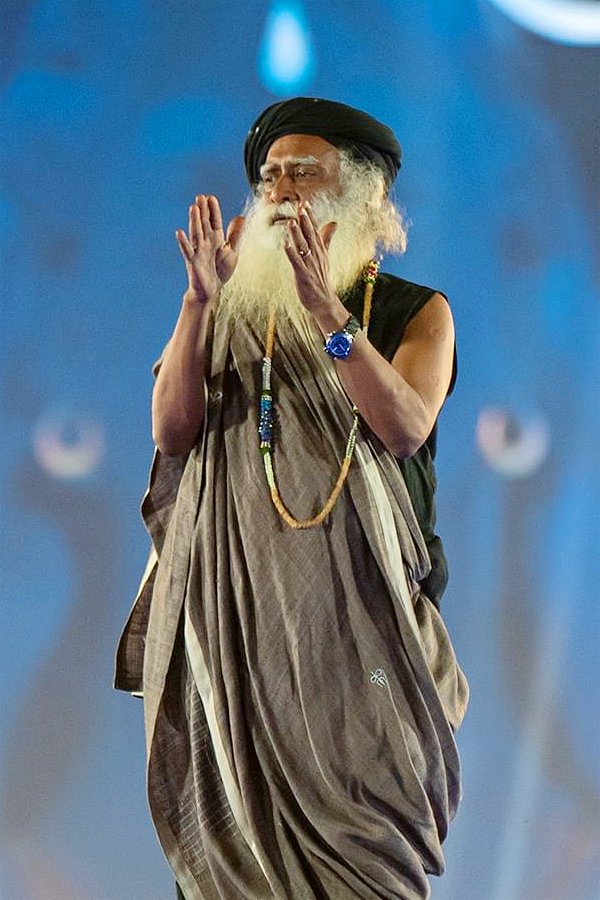 Shankar Mahadevan, Gurdas Mann perform at Sadhguru's Mahashivratri festival Photos - Sakshi