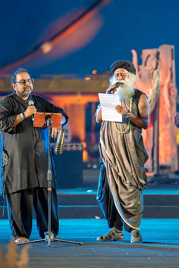 Shankar Mahadevan, Gurdas Mann perform at Sadhguru's Mahashivratri festival Photos - Sakshi