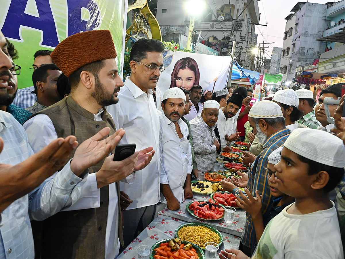 Iftar is a grand feast for Muslims - Sakshi