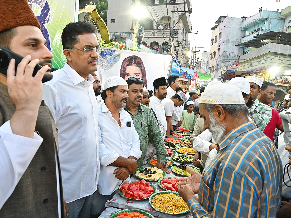 Iftar is a grand feast for Muslims - Sakshi