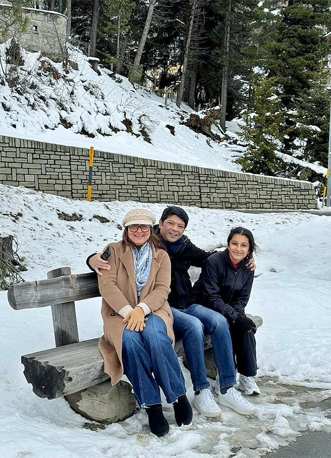 Mahesh Babu drops photos from his Europe trip with Family - Sakshi
