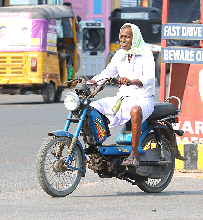 Summer Heat: temperature rising in telugu states - Sakshi
