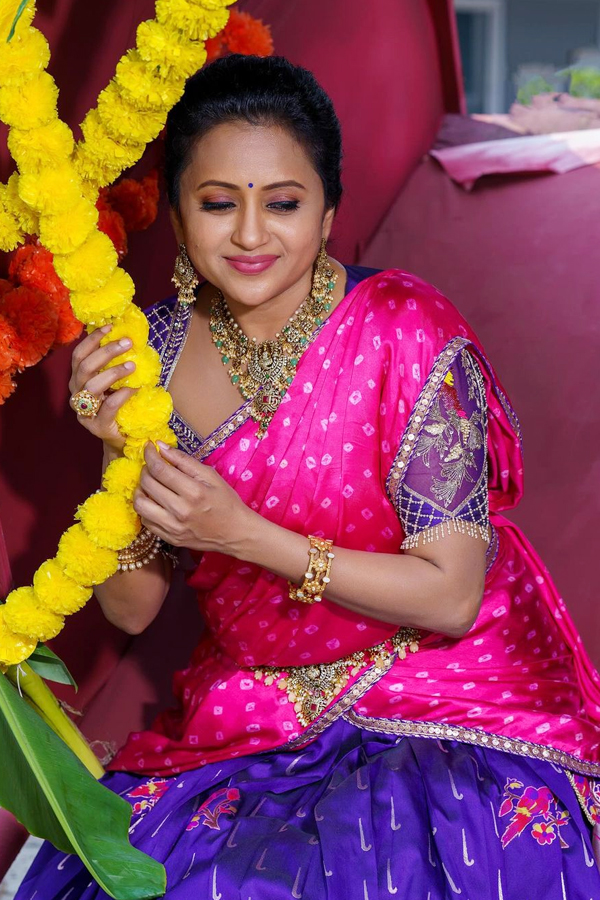 Anchor Suma Kanakala Stills In Colorful Half Saree: Photos - Sakshi