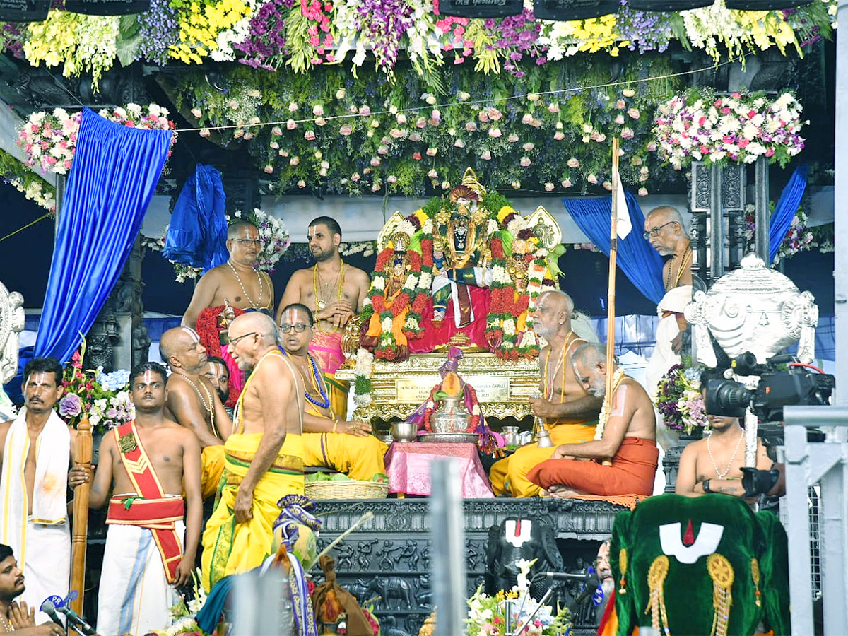 sri rama pattabhishekam 2024 bhadrachalam temple celebration photos - Sakshi