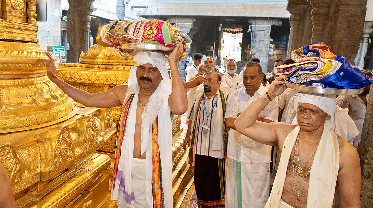 Koil Alwar Tirumanjanam held at Tirumala temple as prelude to Ugadi - Sakshi