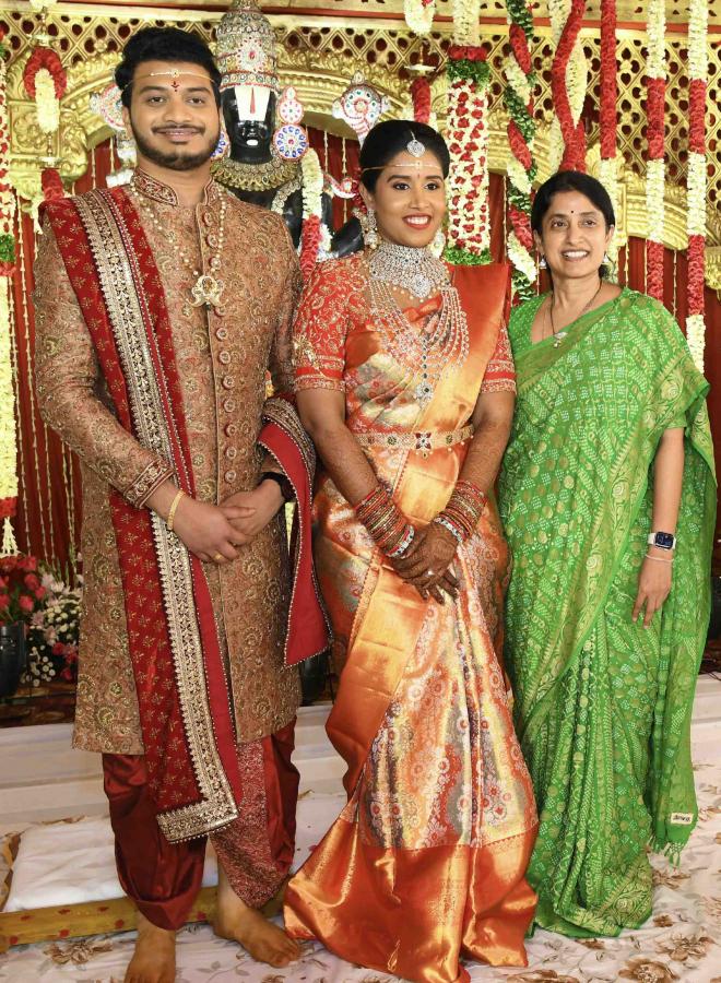 YS Bharati Attends Sakshi Director PVK Prasad Daughter Marriage - Sakshi