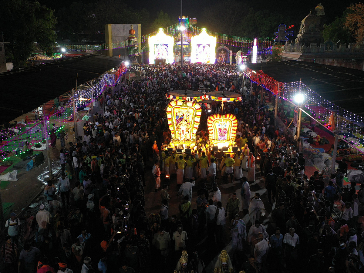 Ugadi Mahotsavam begins at Srisailam temple - Sakshi
