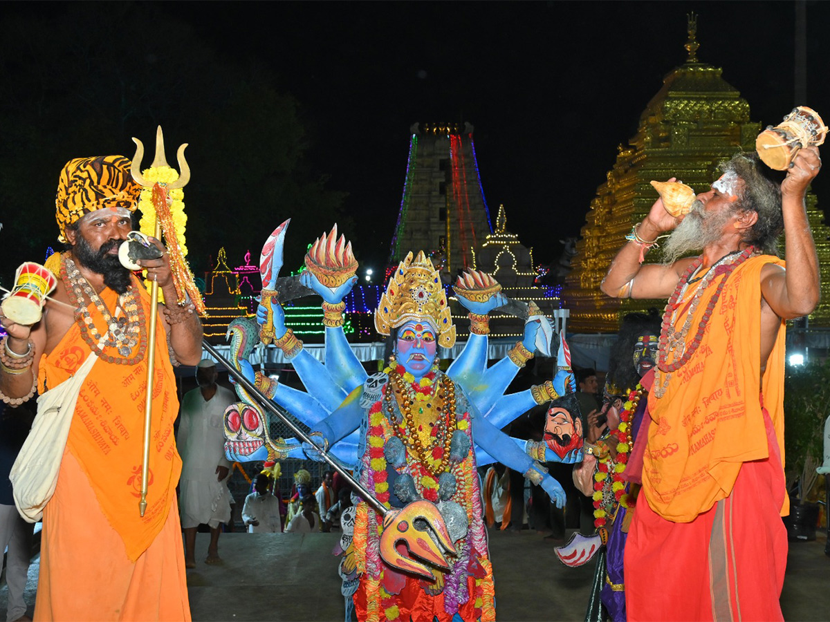 Ugadi Mahotsavam begins at Srisailam temple - Sakshi