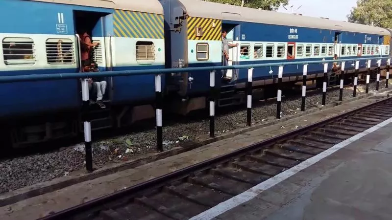 All Passengers travel ticketless in Rameswaram-Madurai train - Sakshi