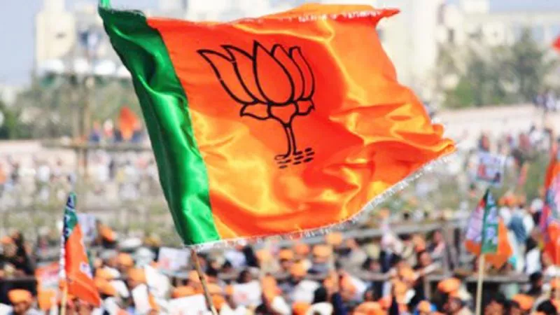 Arun Jaitley releases BJP's manifesto for Gujarat Election 2017 - Sakshi