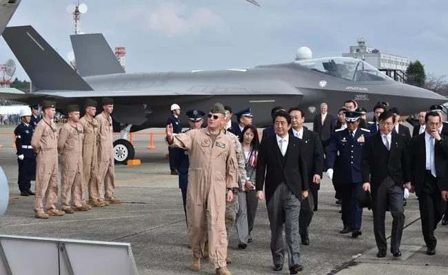 Japan Prime Minister Shinzo Abe Jet Wing Panel Falls Off - Sakshi