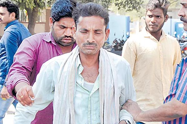 Farmer's suicide attempt, died - Sakshi