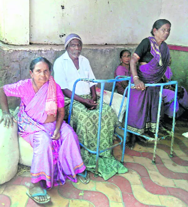Old age People facing Pension Problems in mahabubnagar - Sakshi