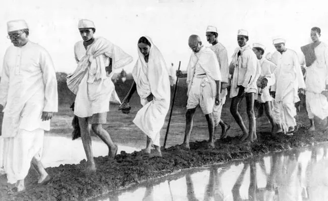 On This Day 88 Years Ago, Gandhi Began Dandi March - Sakshi