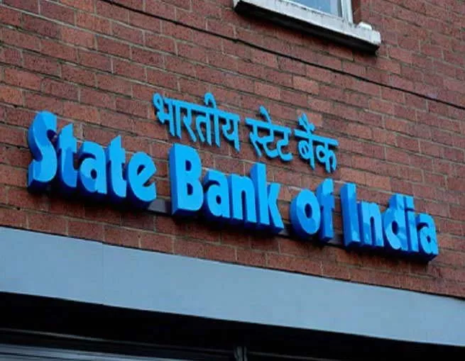 SBI records 9 crores worth of cards with limit of 13 thousand limit, CBI records case - Sakshi