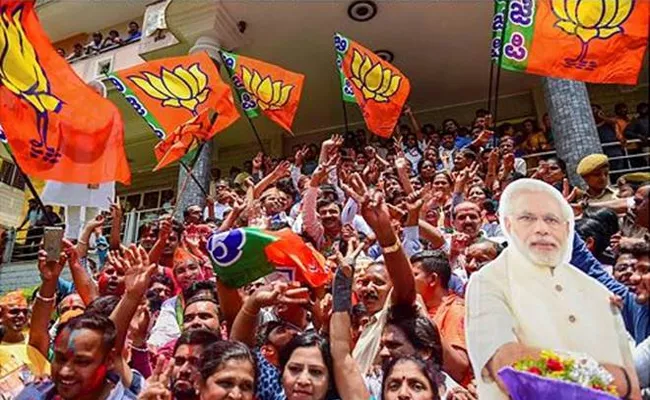 Telugu voters in Karnataka Voted BJP, says Ramesh Naidu - Sakshi