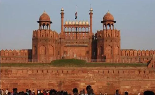 Two Million Kg Dirt Removed From Red Fort - Sakshi