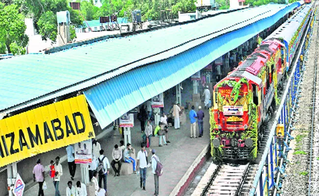 Kachiguda-Karimnagar train started - Sakshi