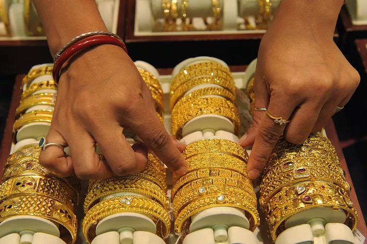 Reliance Jewels Celebrates Bangle Mela - Sakshi