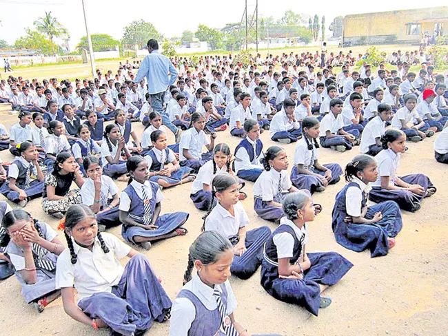 Government School Students Dresses Stitching Amount Not Released Telangana - Sakshi