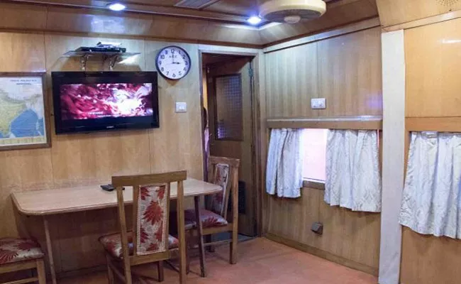 IRCTC Introduced Luxury Indian Saloon Coaches For Long Journey - Sakshi