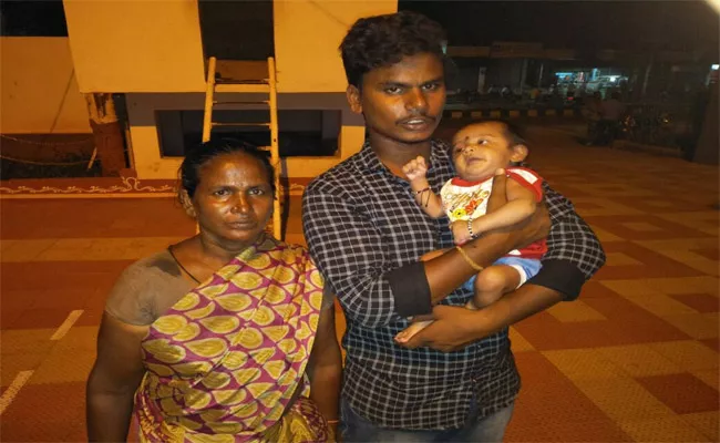 She Was Held Captive Hungry Child In Illendu - Sakshi