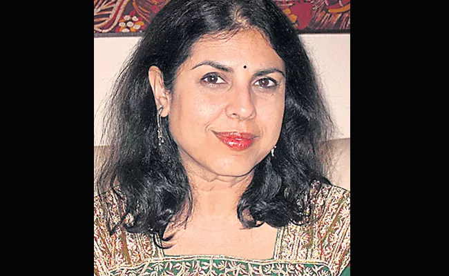 special story on Writer Chitra Banerjee Divakaruni - Sakshi