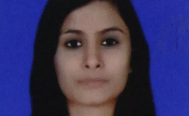 IAS Aspirant Priyanka Dies In A Guest House - Sakshi