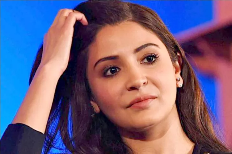Anushka Sharma Promotes Google Pixel On Twitter Using iPhone - Sakshi