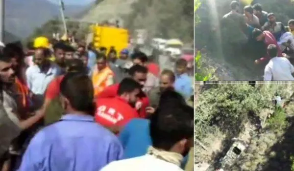 20 people died after minibus fell into a deep gorge in Jammu - Sakshi