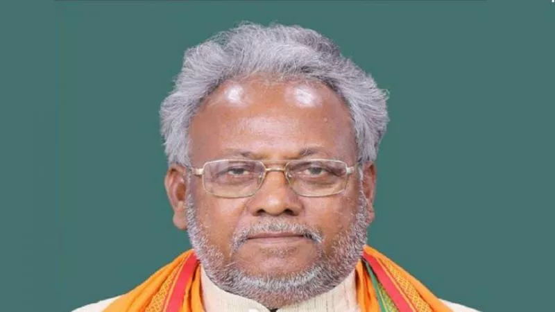BJP MP Hari Narayan Rajbhar Demanding House For Lord Ram Under PMAY - Sakshi