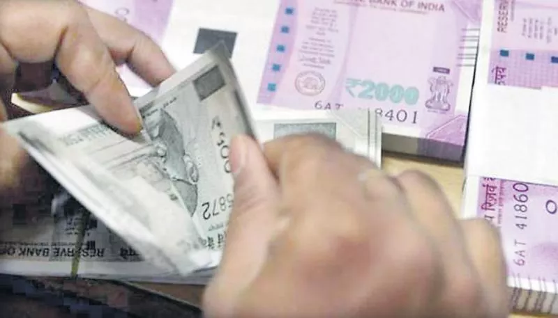Banks recover Rs 40,400 crore from defaulters - Sakshi